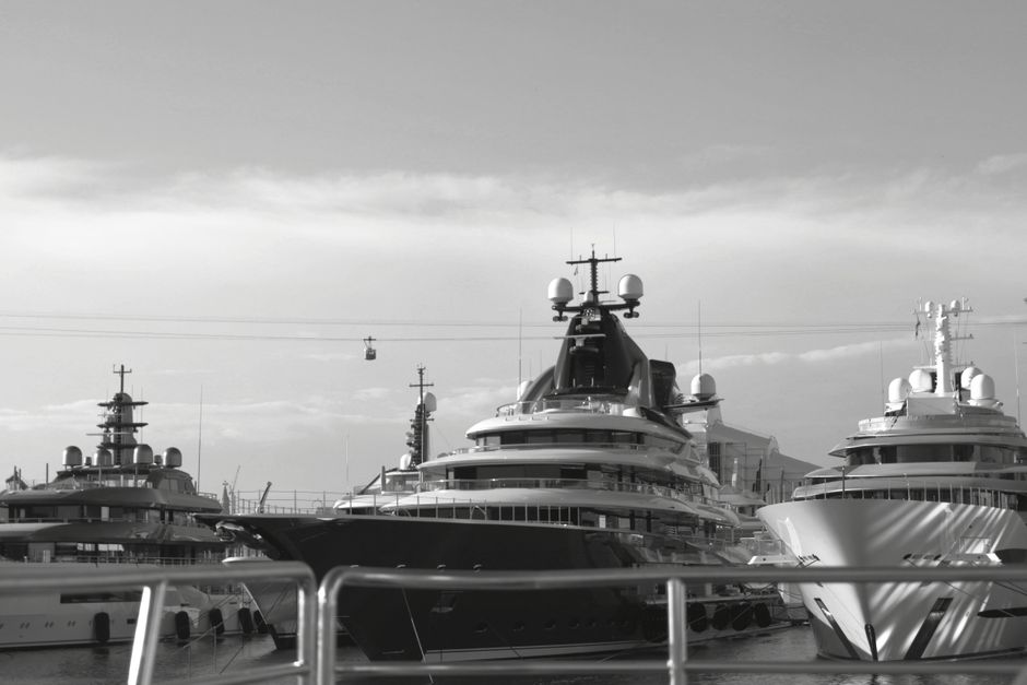 Sito web yacht di lusso con media immersivi